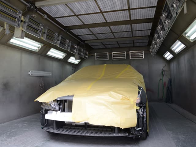 紙で保護された車