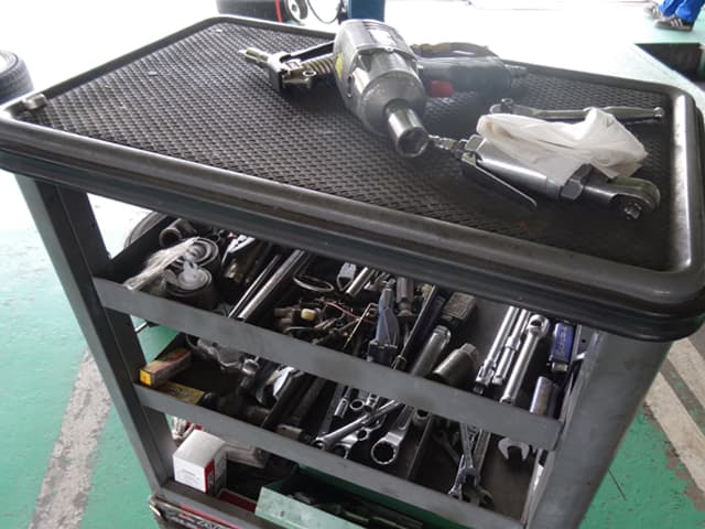 自動車整備用工具